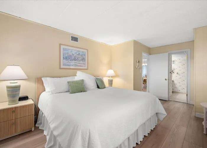 2 Bedroom Ocean Block Condo, Steps To The Beach! Ocean City