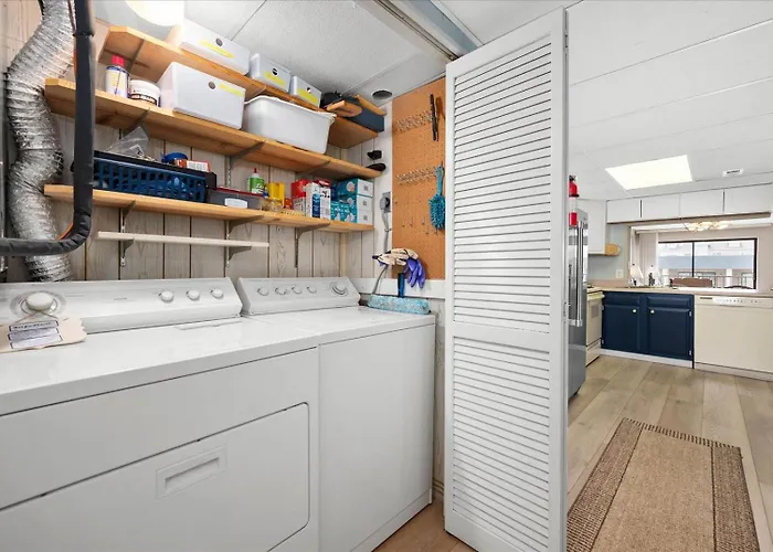 Holiday home 2 Bedroom Ocean Block Condo, Steps To The Beach! Ocean City
