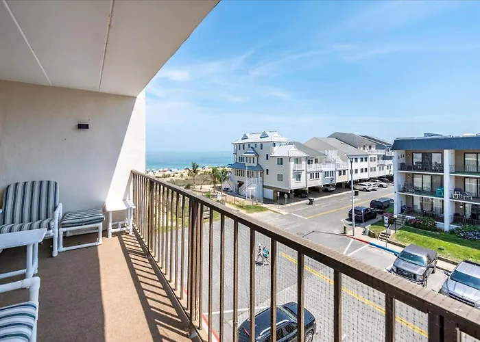 2 Bedroom Ocean Block Condo, Steps To The Beach! Ocean City