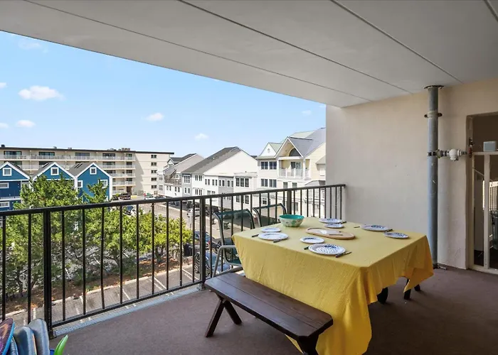Holiday home 2 Bedroom Ocean Block Condo, Steps To The Beach! Ocean City