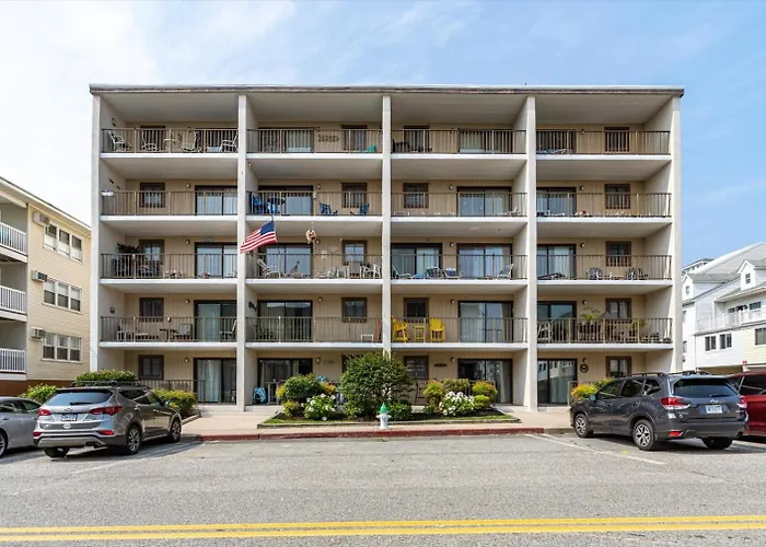 2 Bedroom Ocean Block Condo, Steps To The Beach! * Ocean City